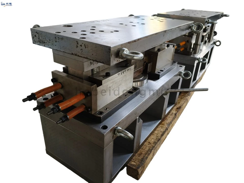 Mukautetut autojen tarkkuusosat, alumiinilevyt ja ruostumattomasta teräksestä valmistetut meistot, progressiiviset leimausmuotit.